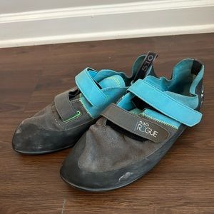 5.10 Rogue rock climbing shoes